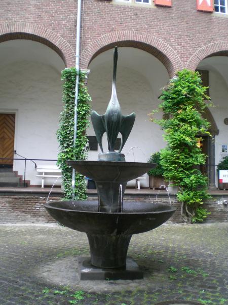5 Brunnen im Innenhof der  Schwanenburg